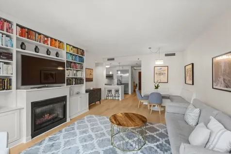 130 North Garland Court Chicago IL 60602