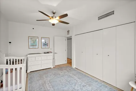 130 North Garland Court Chicago IL 60602