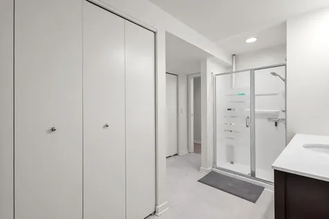 130 North Garland Court Chicago IL 60602