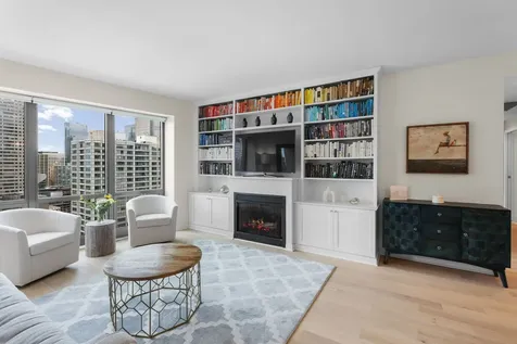 130 North Garland Court Chicago IL 60602