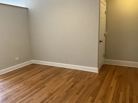 5950 North Kenmore Avenue Chicago IL 60660