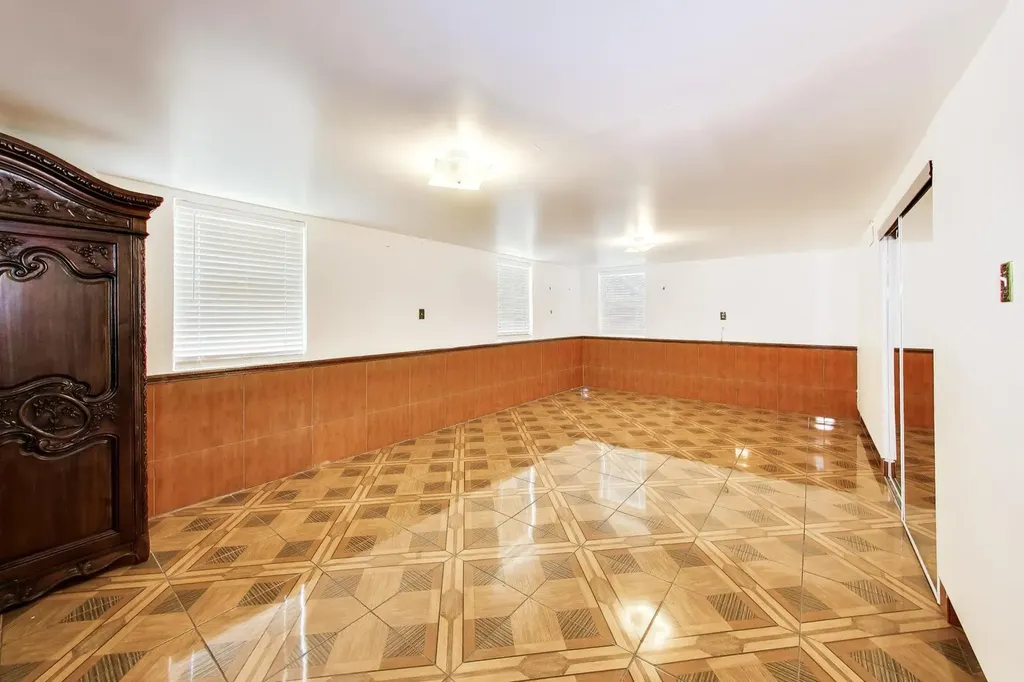 2215 Bradford Drive Wheaton IL 60189