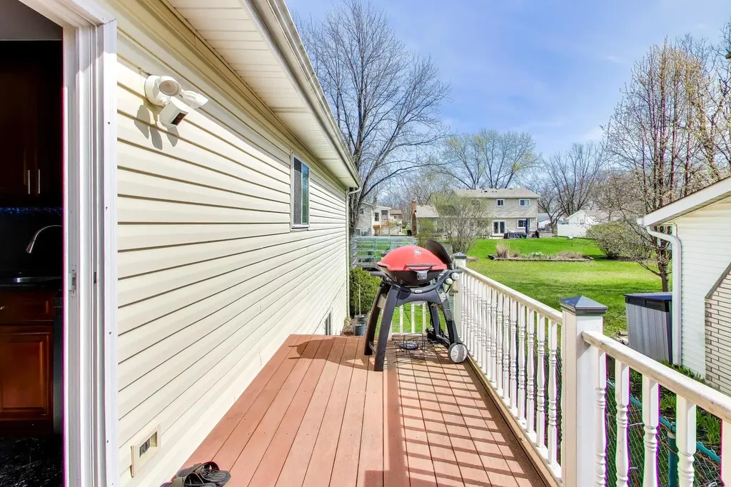 2215 Bradford Drive Wheaton IL 60189