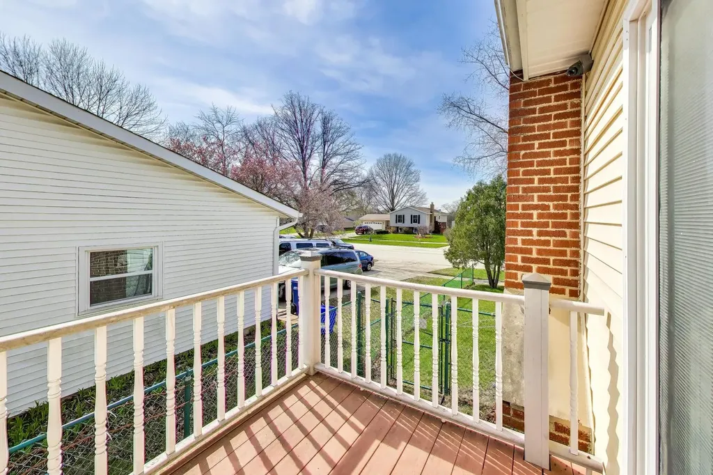 2215 Bradford Drive Wheaton IL 60189