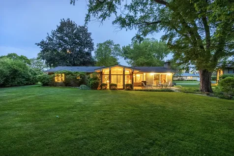 304 South Circle Drive Palatine IL 60067