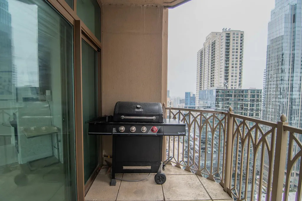 21 East Huron Street Chicago IL 60611