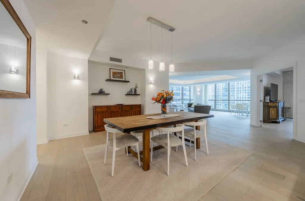 21 East Huron Street Chicago IL 60611