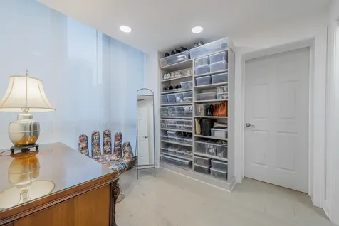 21 East Huron Street Chicago IL 60611