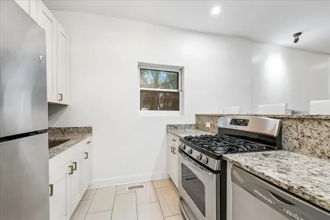1009 West Wolfram Street Chicago IL 60657