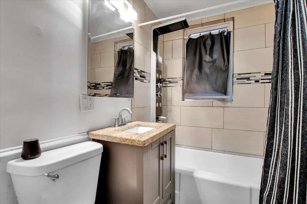 838 North Homan Avenue Chicago IL 60651