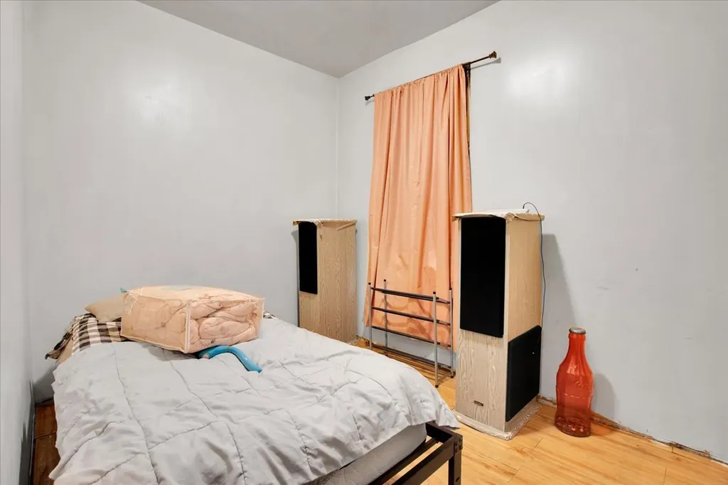 838 North Homan Avenue Chicago IL 60651