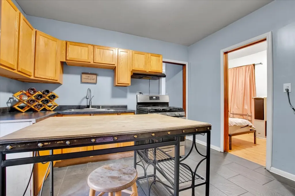 838 North Homan Avenue Chicago IL 60651