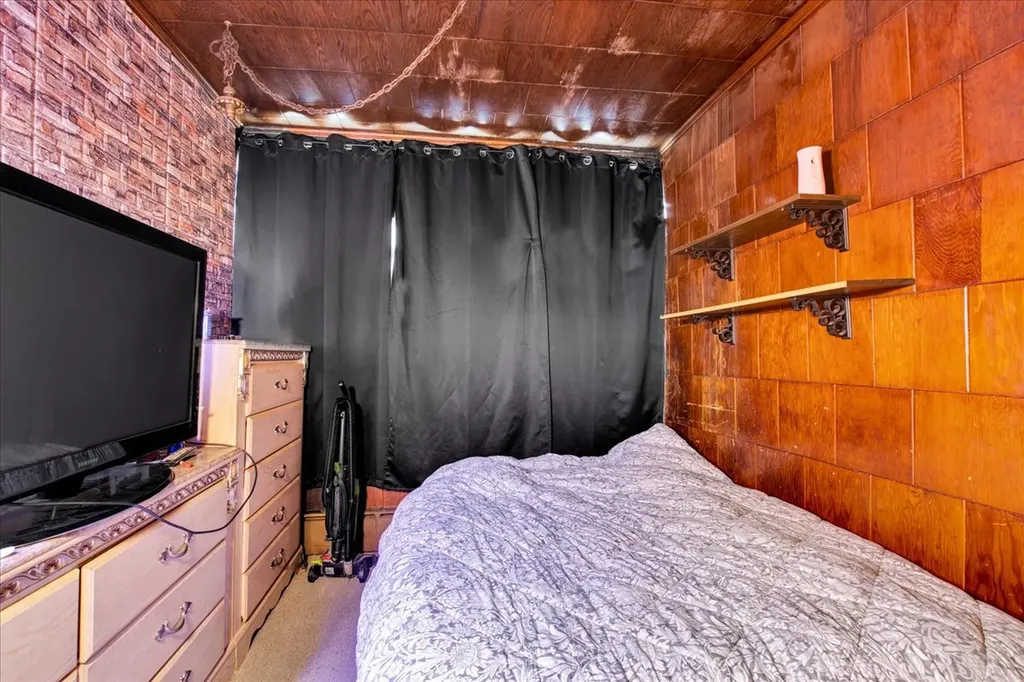 838 North Homan Avenue Chicago IL 60651