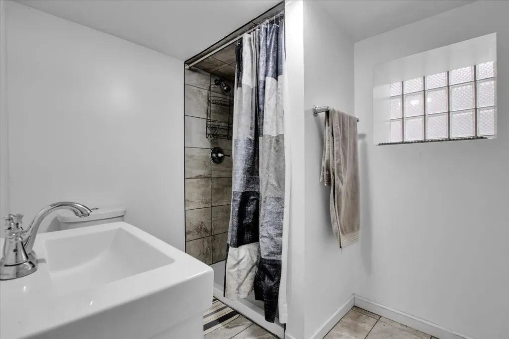 838 North Homan Avenue Chicago IL 60651