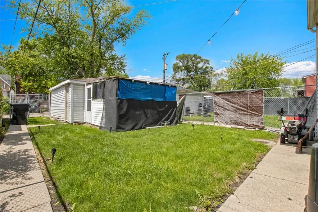 838 North Homan Avenue Chicago IL 60651