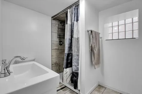 838 North Homan Avenue Chicago IL 60651