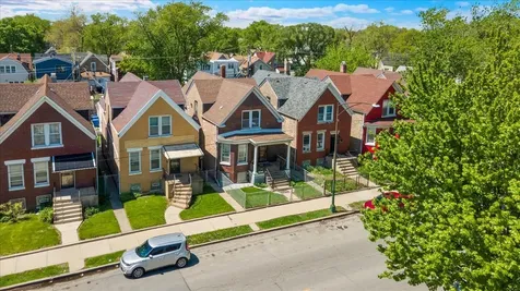 838 North Homan Avenue Chicago IL 60651