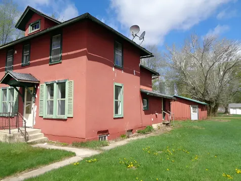 106 West Second Street Leaf River IL 61047