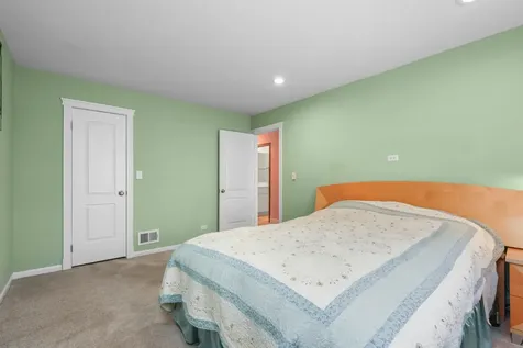 334 Plumwood Court Vernon Hills IL 60061