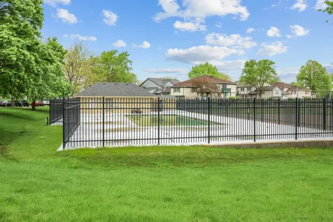 334 Plumwood Court Vernon Hills IL 60061