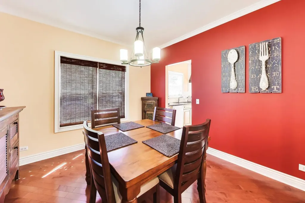 1039 Viewpoint Drive Lake In The Hills IL 60156
