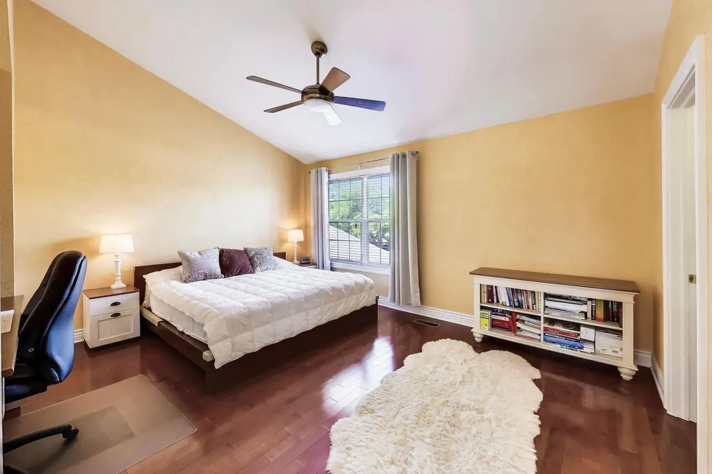 1039 Viewpoint Drive Lake In The Hills IL 60156
