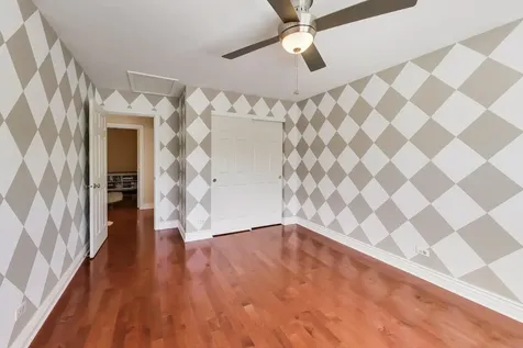 1039 Viewpoint Drive Lake In The Hills IL 60156