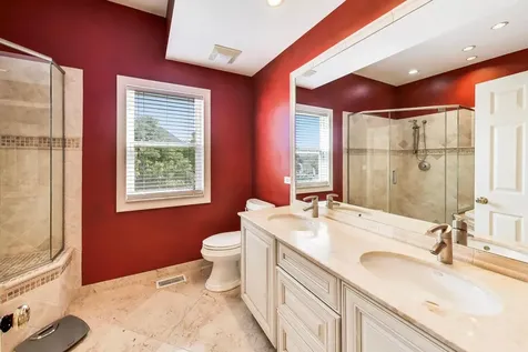 1039 Viewpoint Drive Lake In The Hills IL 60156