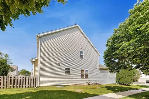 1039 Viewpoint Drive Lake In The Hills IL 60156