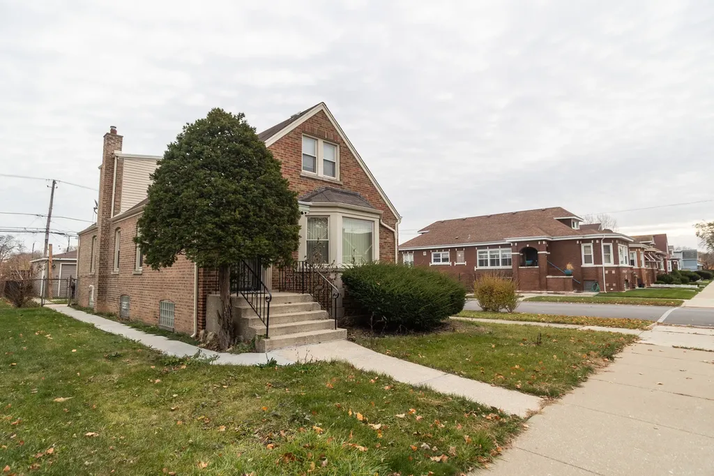 8359 South Marshfield Avenue Chicago IL 60620