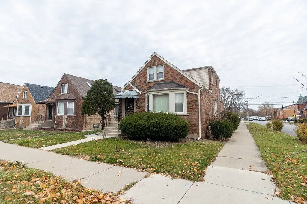 8359 South Marshfield Avenue Chicago IL 60620