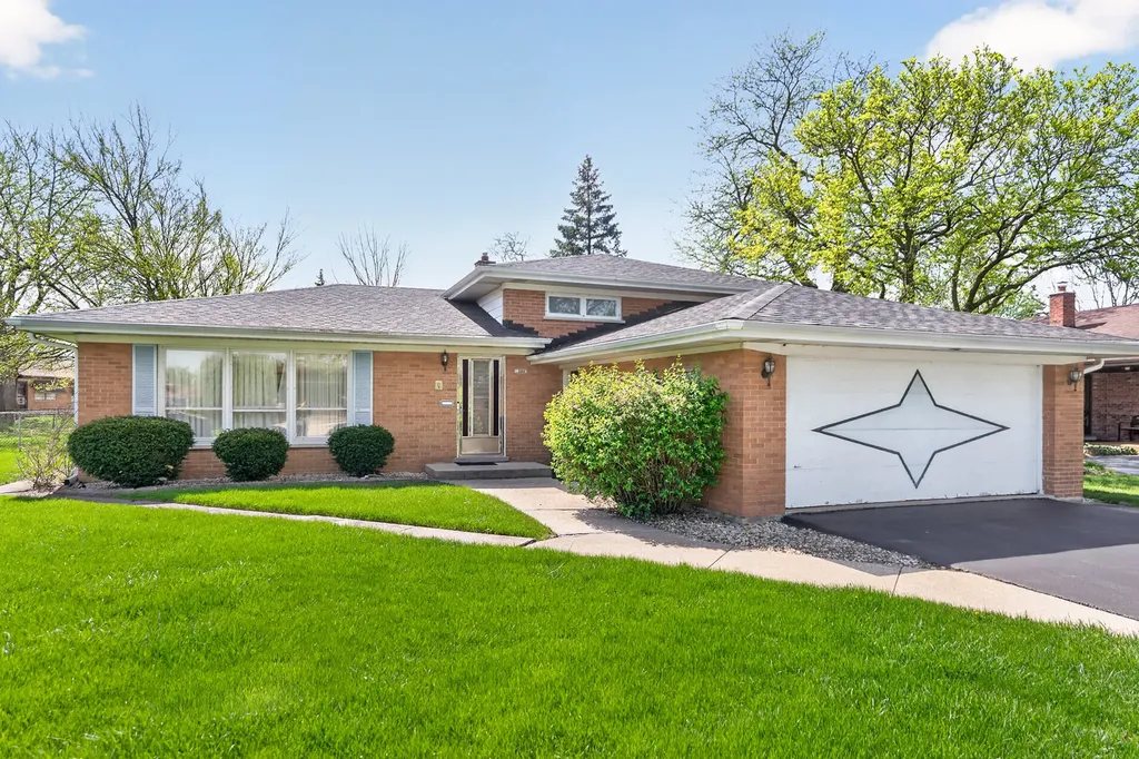 549 East 168th Street South Holland IL 60473