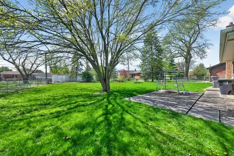 549 East 168th Street South Holland IL 60473
