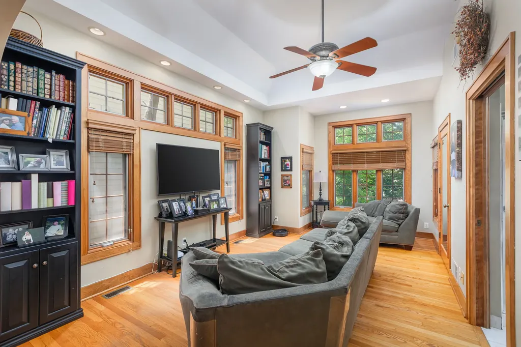 815 North Eagle Street Naperville IL 60563