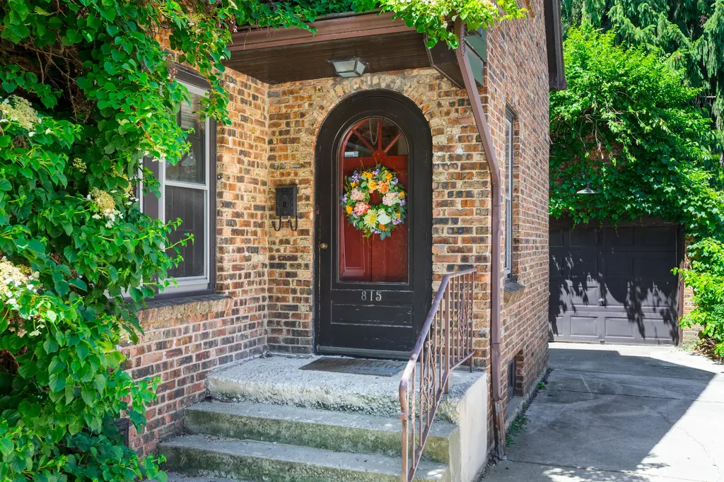 815 North Eagle Street Naperville IL 60563
