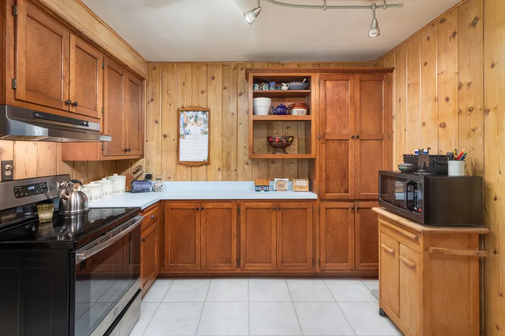 815 North Eagle Street Naperville IL 60563