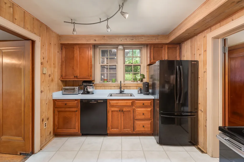 815 North Eagle Street Naperville IL 60563