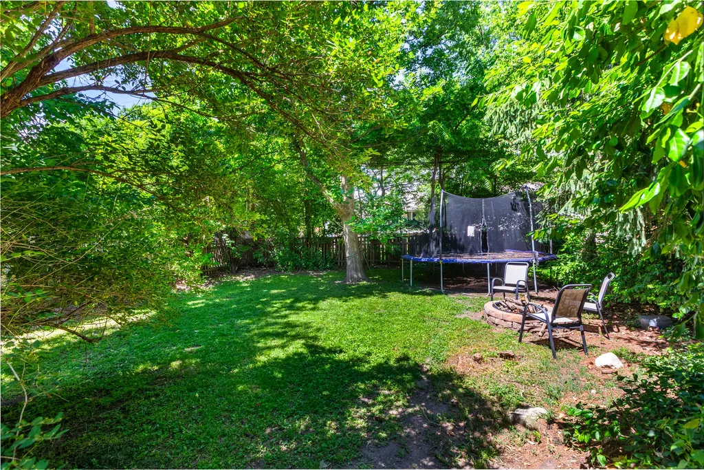 815 North Eagle Street Naperville IL 60563