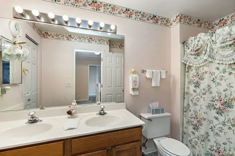1493 Exeter Lane South Elgin IL 60177