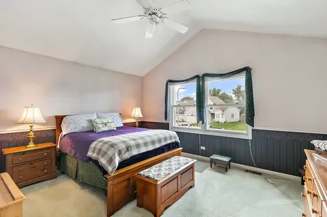 1493 Exeter Lane South Elgin IL 60177
