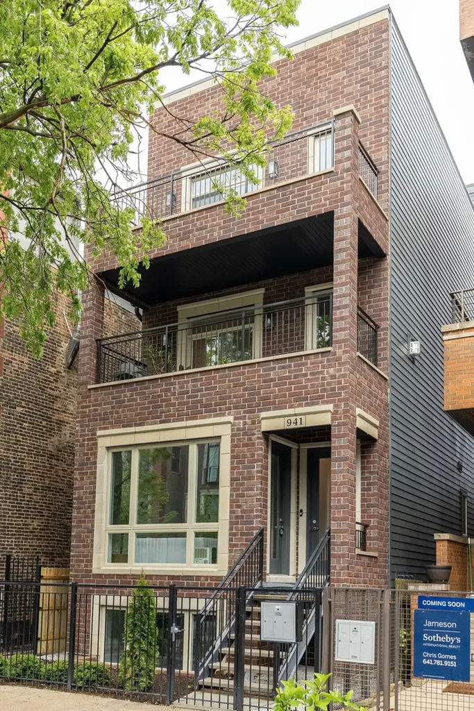 941 North Winchester Avenue Chicago IL 60622