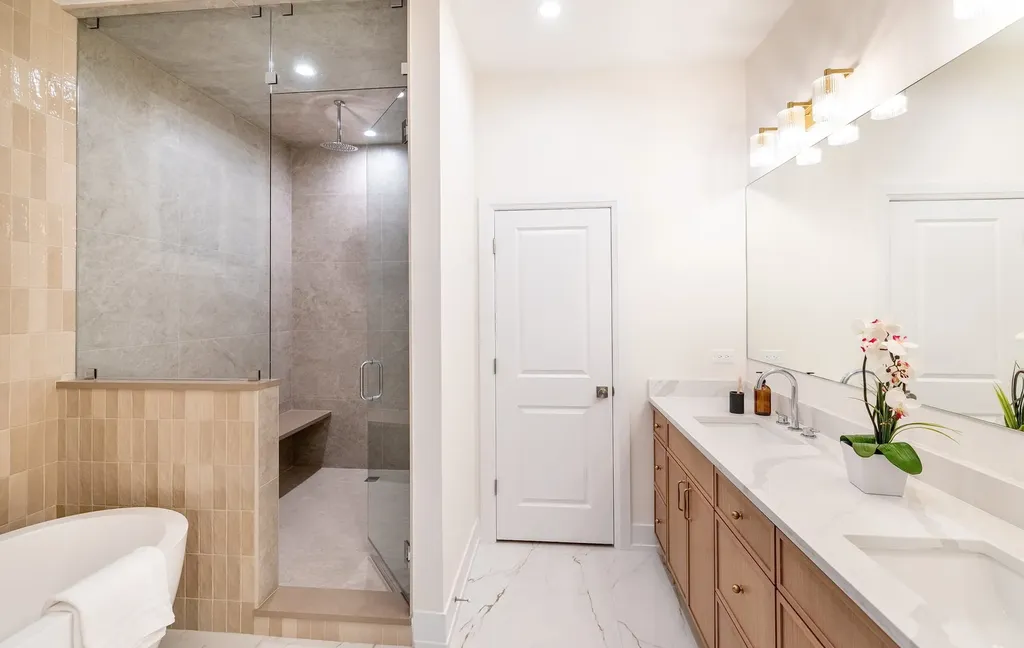 941 North Winchester Avenue Chicago IL 60622