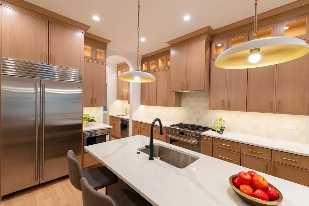 941 North Winchester Avenue Chicago IL 60622