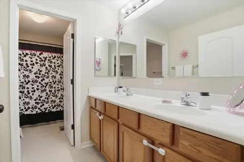 2240 Trailside Lane Wauconda IL 60084
