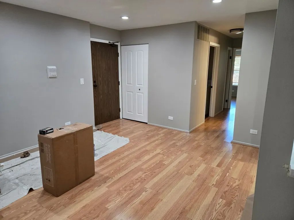 1546 Williamsburg Drive Schaumburg IL 60193