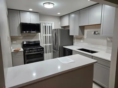 1546 Williamsburg Drive Schaumburg IL 60193