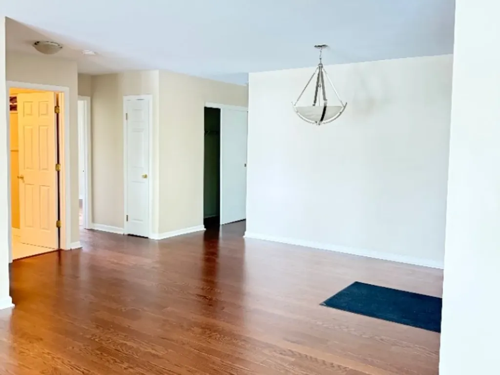 551 Carlysle Drive Clarendon Hills IL 60514