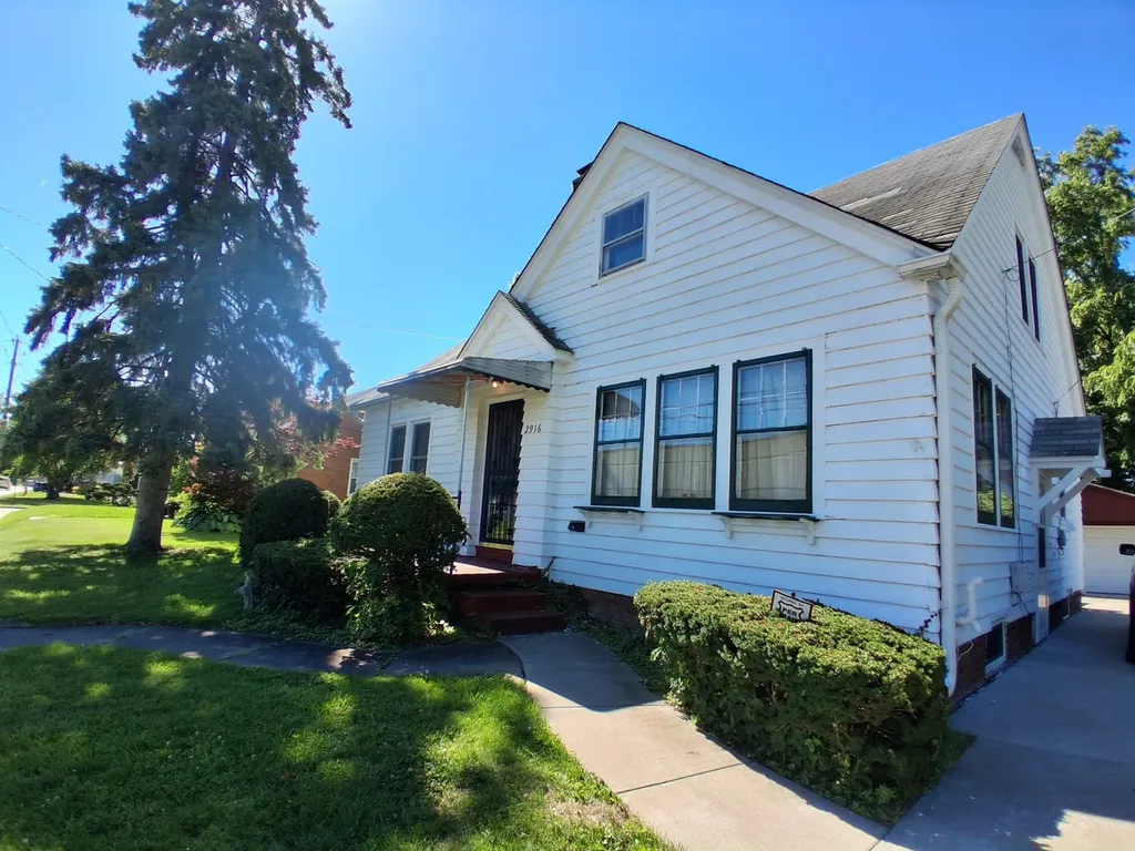 2916 20TH Avenue Rock Island IL 61201