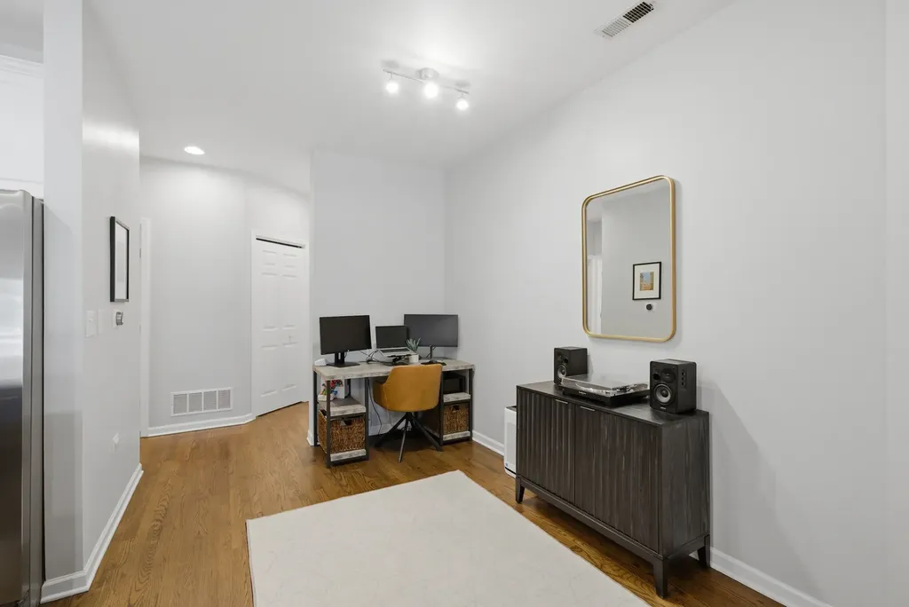 1623 West Grand Avenue Chicago IL 60622