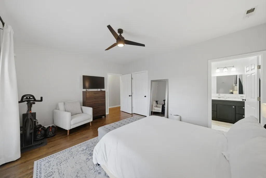 1623 West Grand Avenue Chicago IL 60622